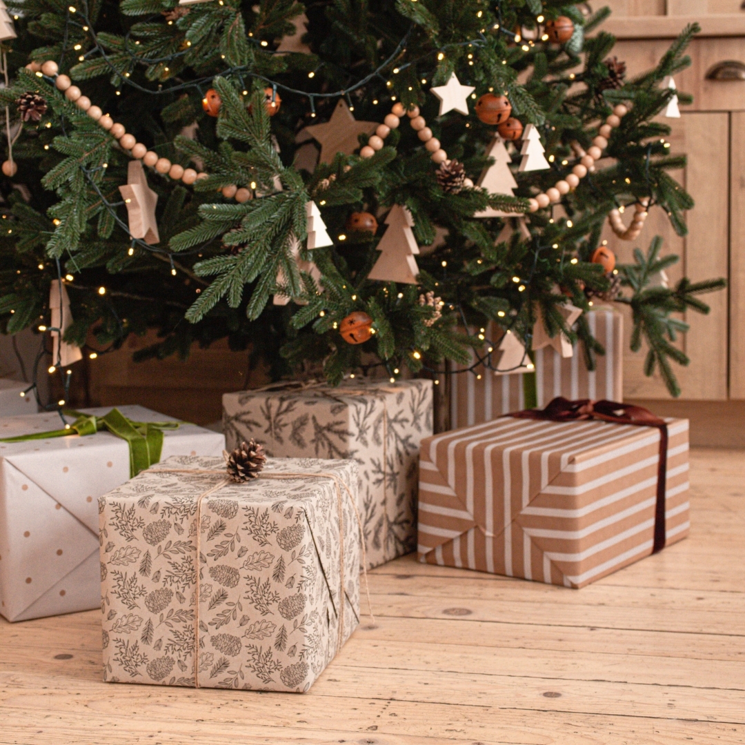 5 Creative Ways to Decorate Wooden Boxes for a Festive Christmas Eve