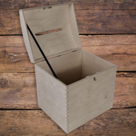 Large lockable shop wooden box